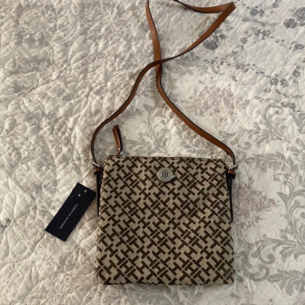 NWT Tommy Hilfiger small 8 1/2” x 9” crossbody bag